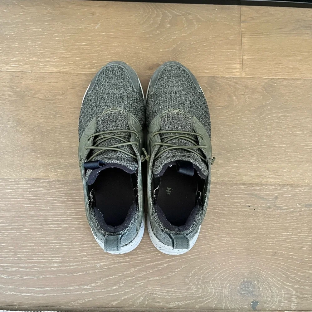 Reebok 3M Thinsulate Sneakers - Picture 4 of 5